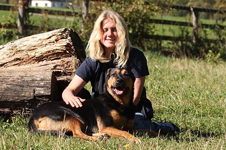 Die Hundevermittlung der Pfotenhilfe: Hier können Sie einen Hund aus dem Tierschutz adoptieren
